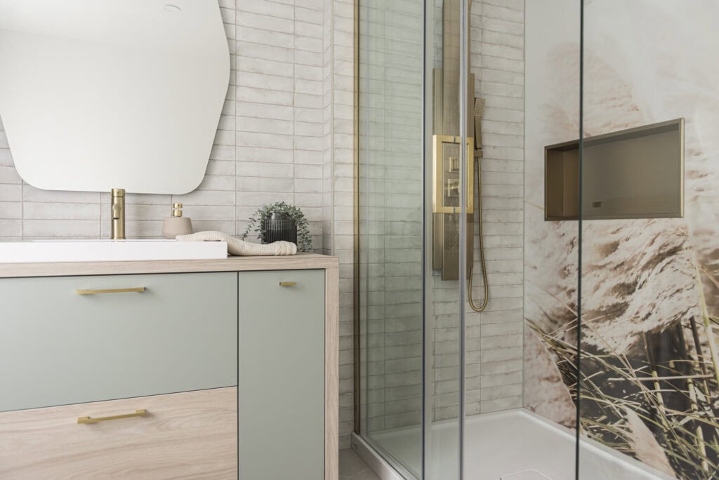 Salle de bain moderne et élégante.