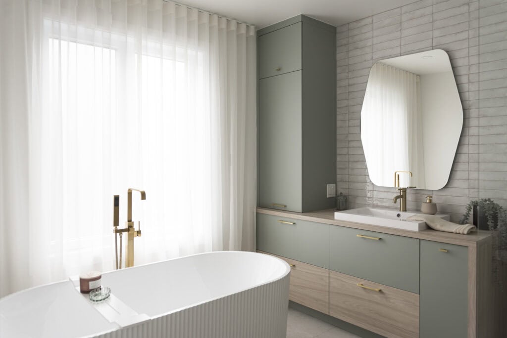Salle de bain moderne et élégante.